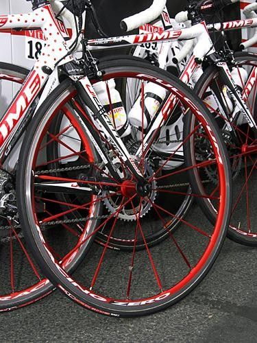 Chavanel ran Fulcrum RacingZero aluminum tubulars today.