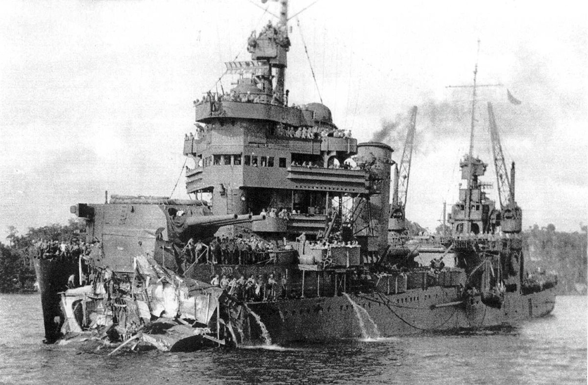a black-and-white photo of a cruiser ship