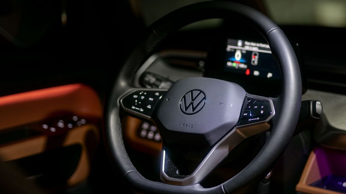2025 Volkswagen ID. Buzz Pro S Plus 4MOTION test drive.