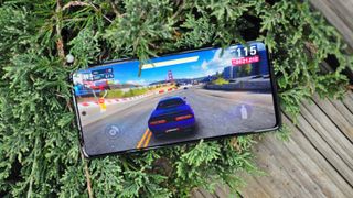 Samsung Galaxy A51 review game on screen