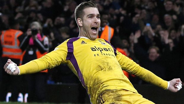 West Ham United&amp;#039;s Spanish goalkeeper Adrian