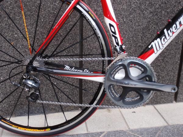 The Shimano Dura-Ace drivetrain is a great match for the Oppy C7 frame and keeps the overall package light