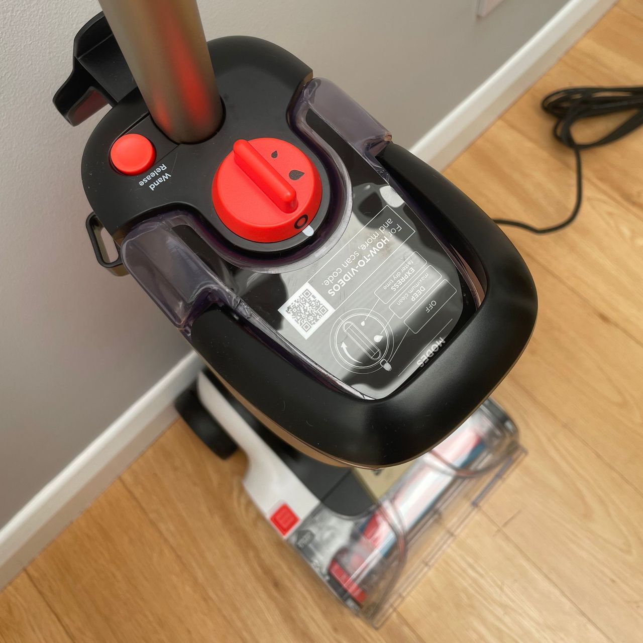 close up of the controls of the Shark CarpetForce Upright Carpet Cleaner