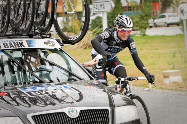 Caught on candid camera, this Saxo Bank rider just chuckles it off.