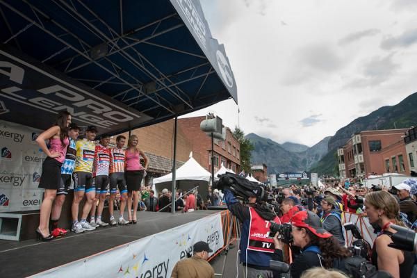 Good crowds on the streets of Telluride for the new jersey leaders.