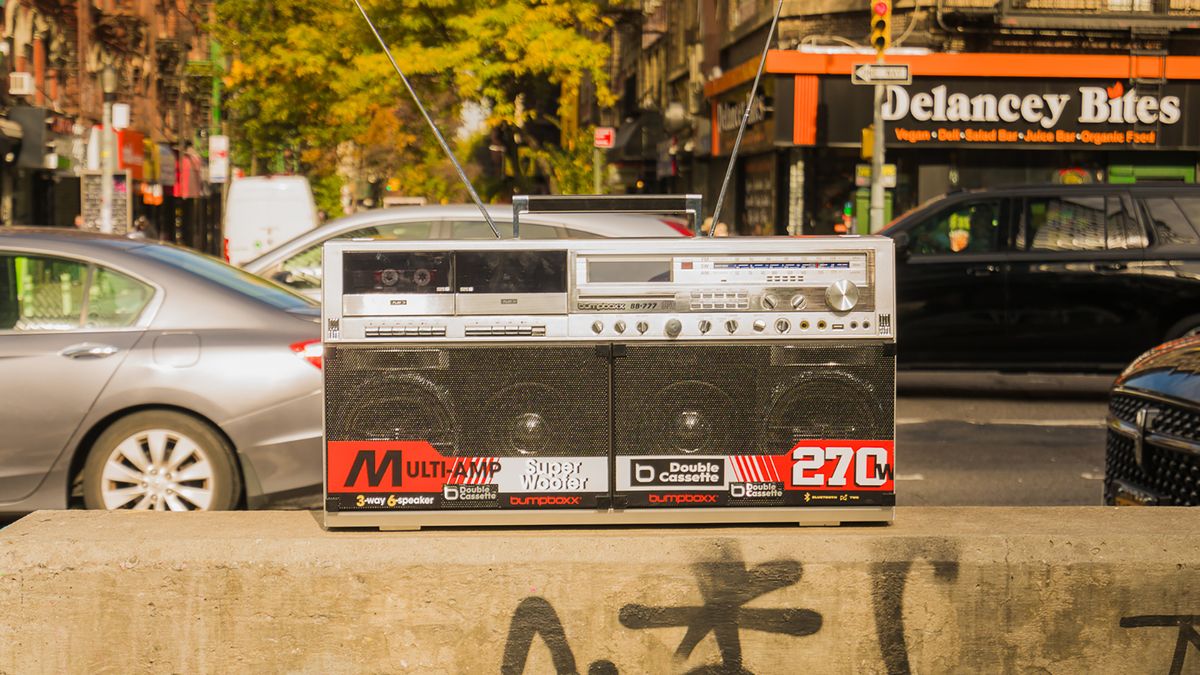 The Bumpboxx BB-777 boom box.