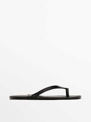QfxZ57kAyg9soyg5ZX7ZdC-320-80 كانت جينيفر أنيستون ترتدي الجينز و flip-flops مثل عام 2004