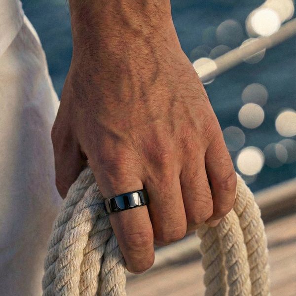 The Ultrahuman Ring PRO in Aster Black.