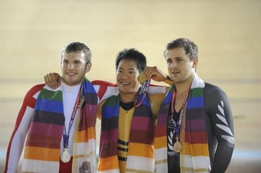 Men's keirin podium (l-r): David Daniell (England), 2nd; Josiah Ng (Malaysia), 1st; Simon Van Velthooven (New Zealand), 3rd