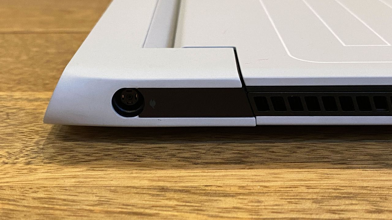 Alienware x15
