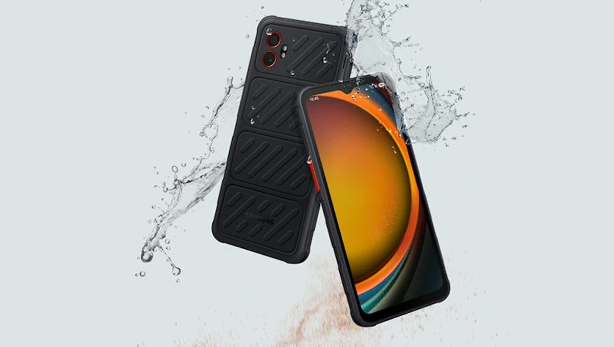 Samsung Galaxy XCover7 Pro lifestyle render