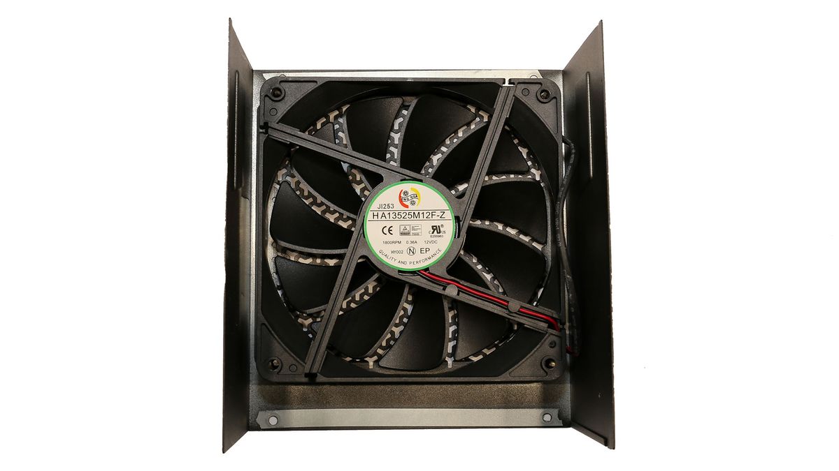 Antec Signature Titanium 1000W Cooling fan