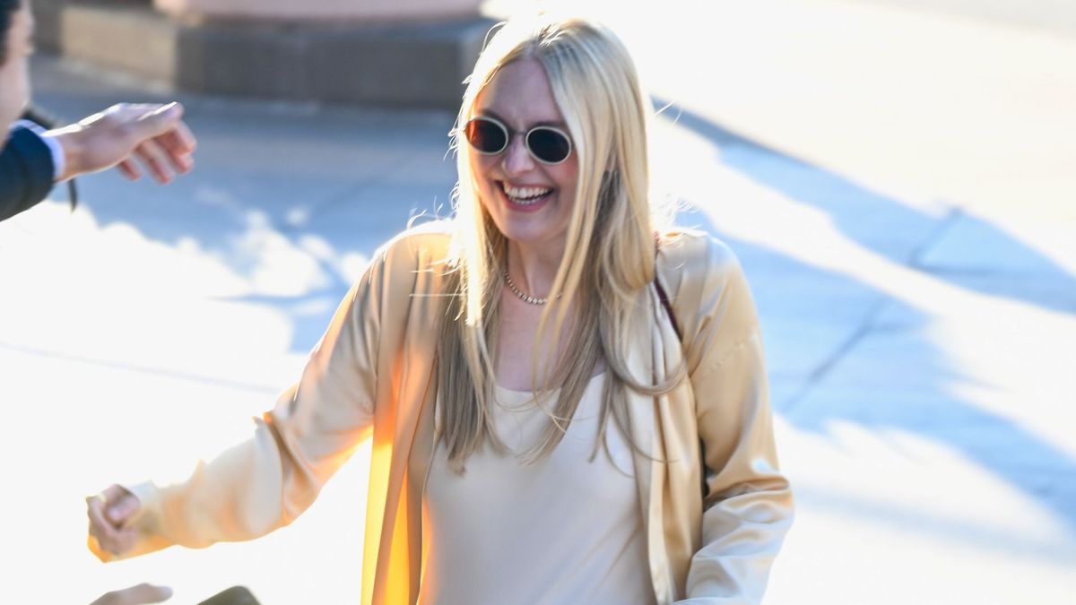 This Cool Girl Dress and Shoe Pairing From the '90s Is So Back This Summer