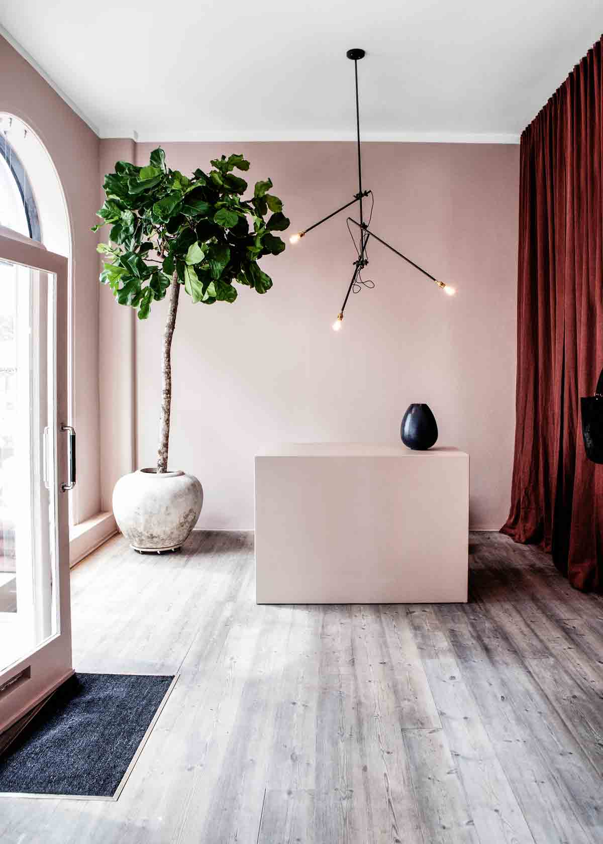 How To Decorate With Pale Pinks: Blush And Pastel Pink Interiors