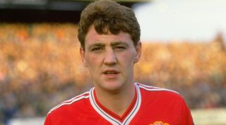 19 Dec 1987: Portrait of Steve Bruce of Manchester United before a match. \ Mandatory Credit: Simon Bruty/Allsport
