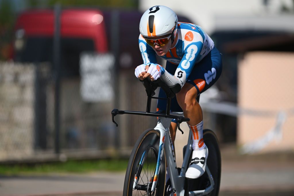 KARPACZ POLAND AUGUST 13 Oscar Onley of The United Kingdom and Team Team Dsm Firmenich PostNl sprints during the 81st Tour de Pologne Stage 2 a 154km individual time trial stage from Mysakowice to Karpacz UCIWT on August 13 2024 in Karpacz Poland Photo by Luc ClaessenGetty Images