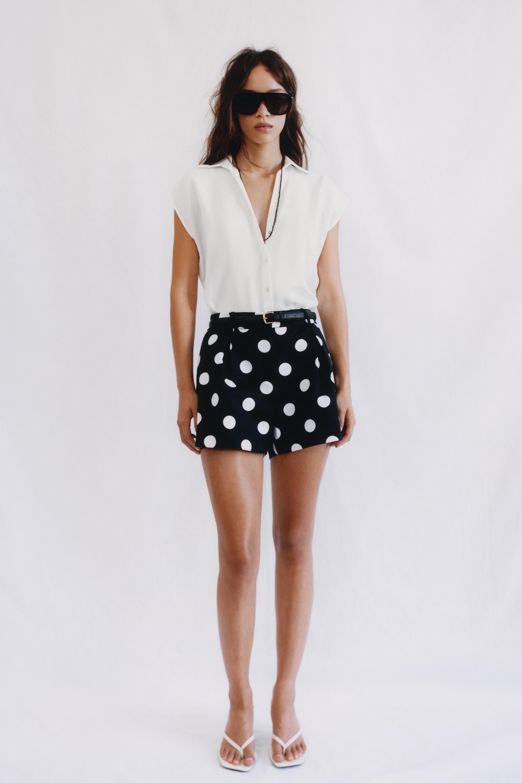 Polka Dot Belted Pleated Shorts - Black / White - Xs