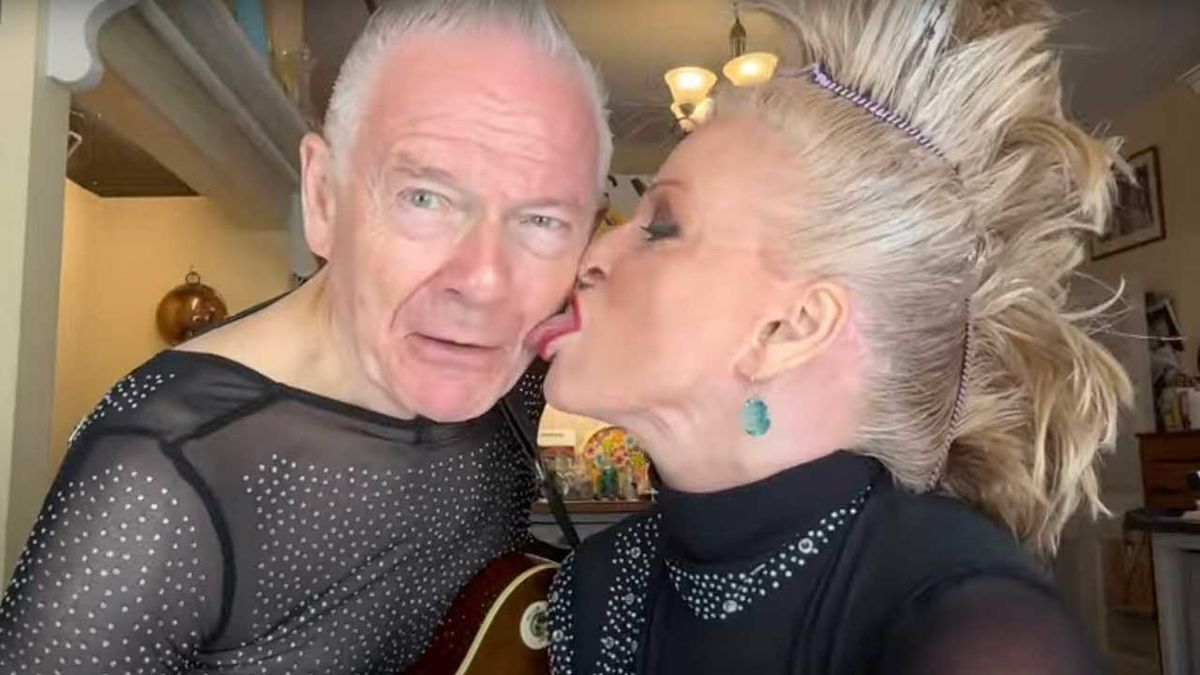 Toyah Willcox licking Robert Fripp&#039;s face