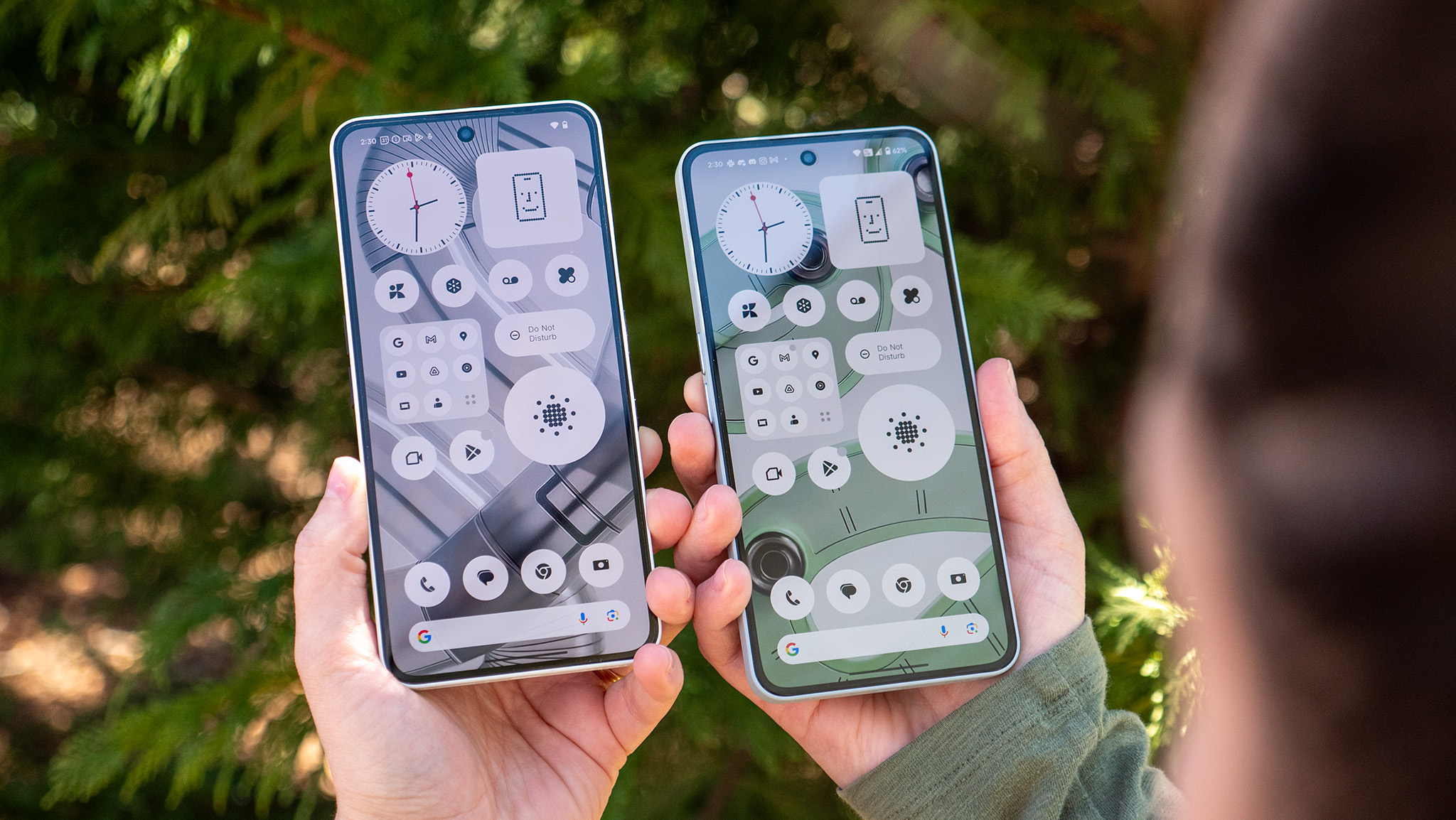 Comparing the displays and sizes between the Nothing Phone (3a) and Phone (3a) Pro