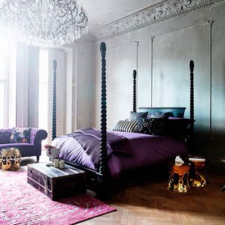 dramatic venetian-style bedroom