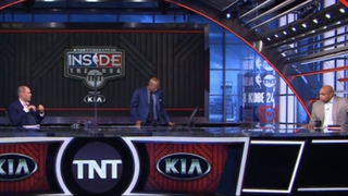 Kenny Smith walks off the 'Inside the NBA' set