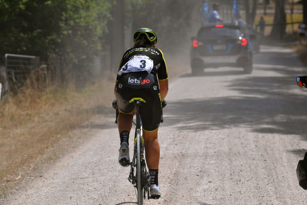 Georgia Williams (Mitchelton-Scott) crashed and was distanced on the dirt roads
