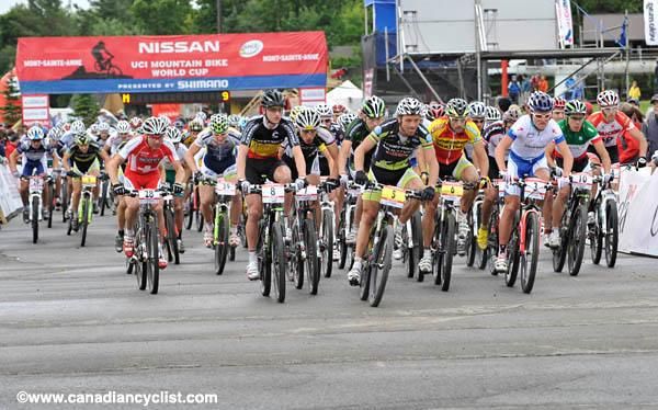 A large men's field of 104 riders took the line for a total of six laps.