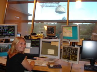 Blakesley Burkhart observes with the Arecibo telescope in Puerto Rico, as part of the Single Dish summer school for astronomers