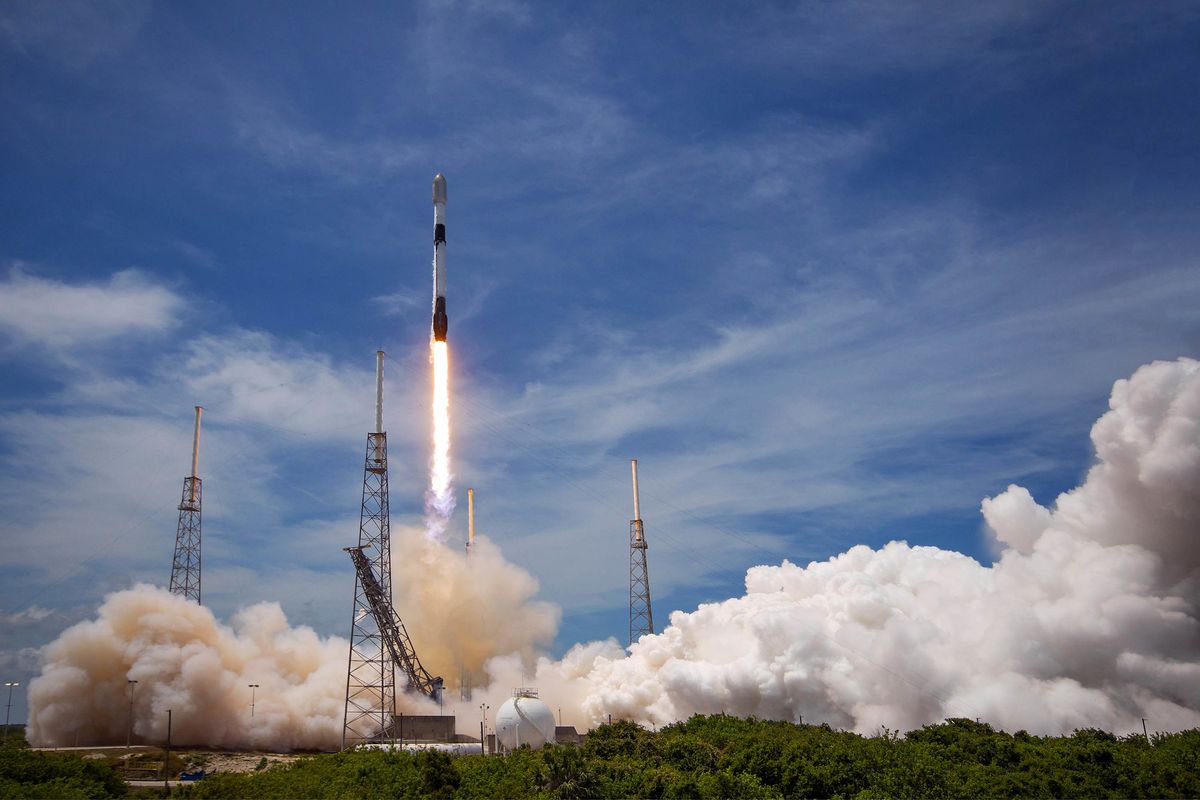 Watch SpaceX rocket launch huge test satellite, 34 Starlinks on record-setting 14th flight Saturday