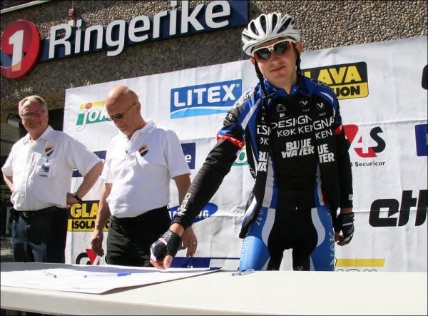 Sergey Firsanov (Team Designa Kokken - Blue Water) before the start.