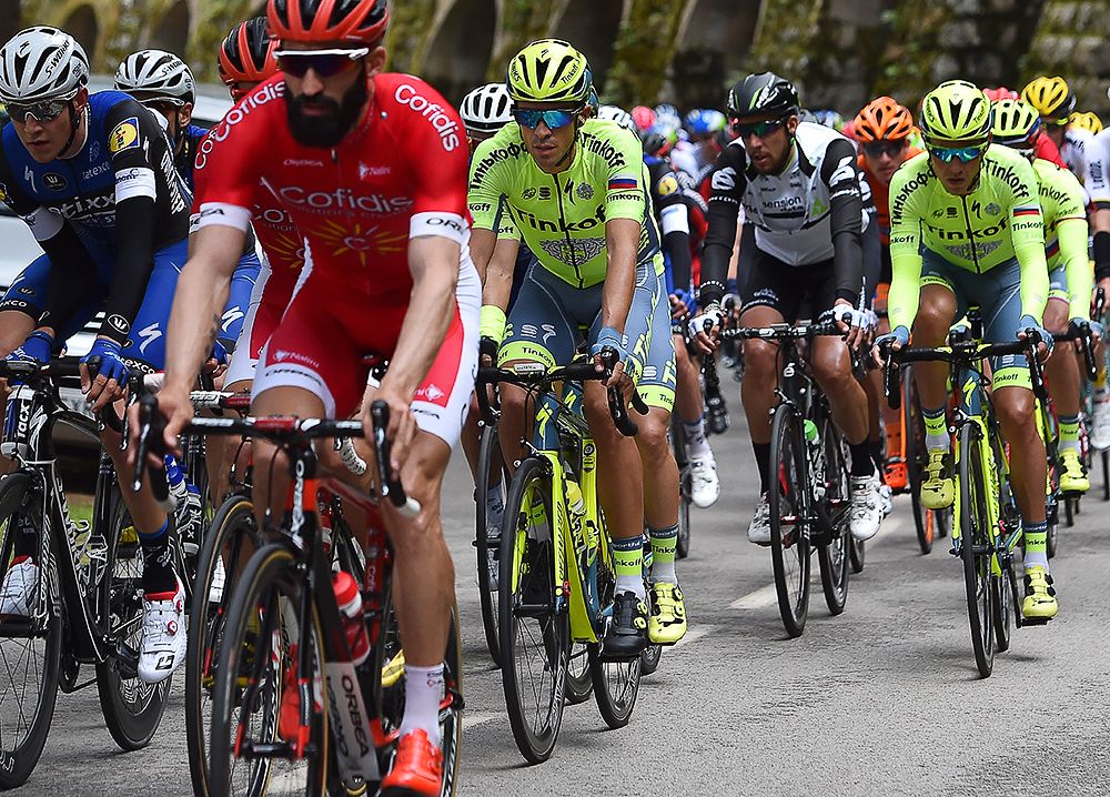 The peloton in action during stage 1.