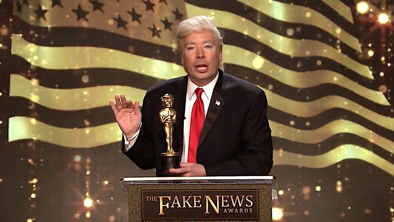 Jimmy Fallon&amp;#039;s Trump hands out &amp;quot;Fakeys&amp;quot;