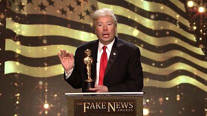 Jimmy Fallon's Trump hands out "Fakeys"