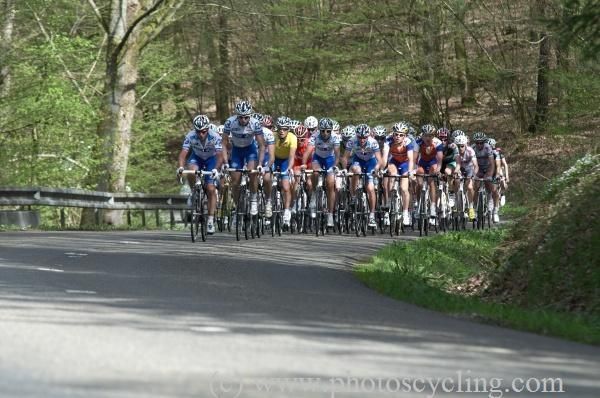 FDJ leads the peloton on the Col du Loup.