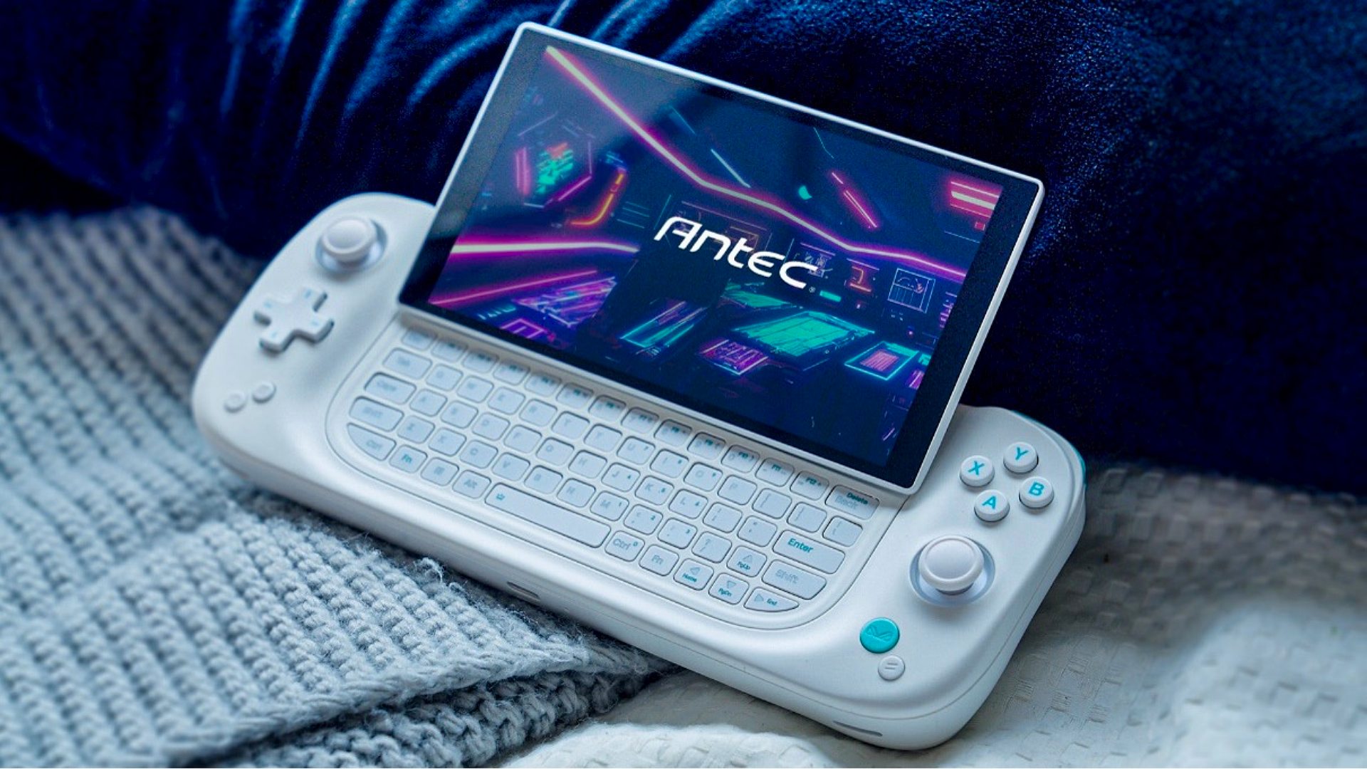 Antec’s take on the Ayaneo Slide just arrived, and I’m pretty pleased with the handheld’s price