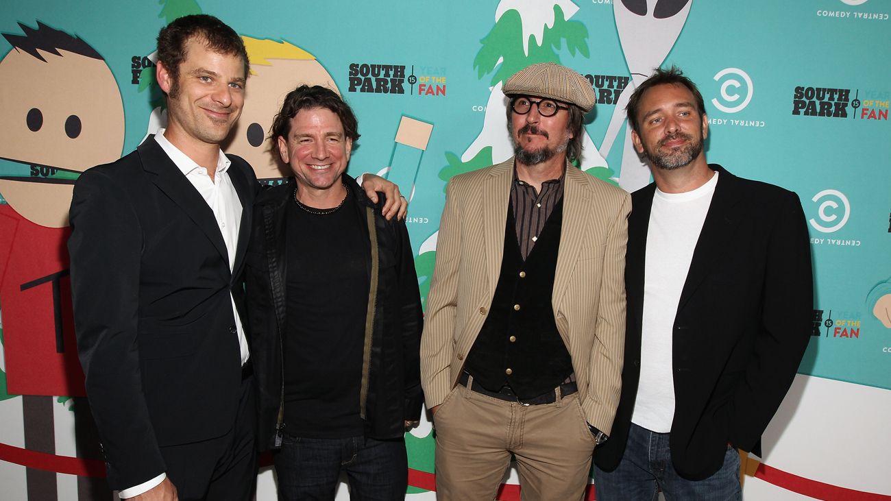 Theme song ft les claypool south park. South park the 25th anniversary concert. трей паркер и мэтт стоун 2022. лес клейпул south park. лес клейпул south park.