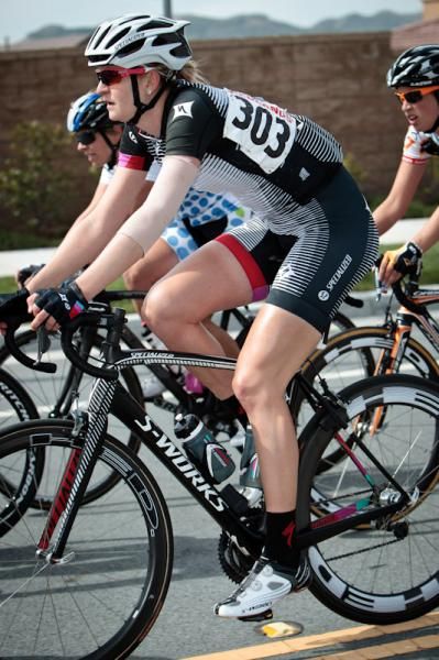 Loren Rowney (Specialized/Lululemon) riding in the bunch before her win.