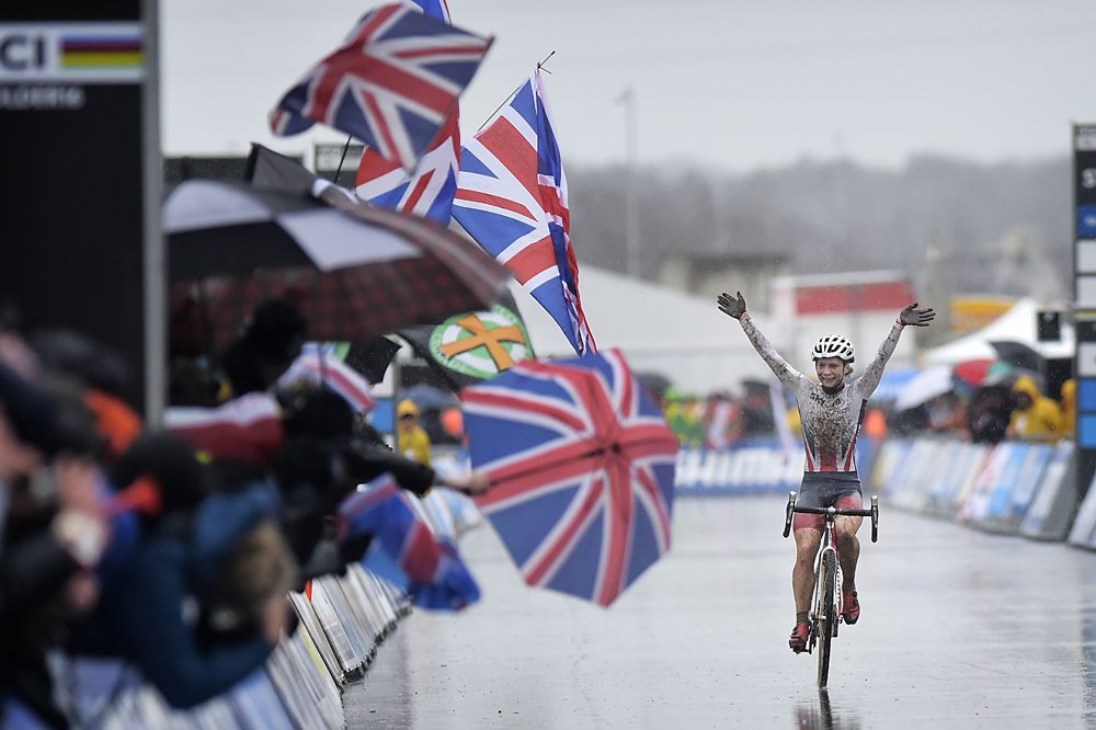 Evie Richards claims first-ever world title in the U23 category for Great Britain