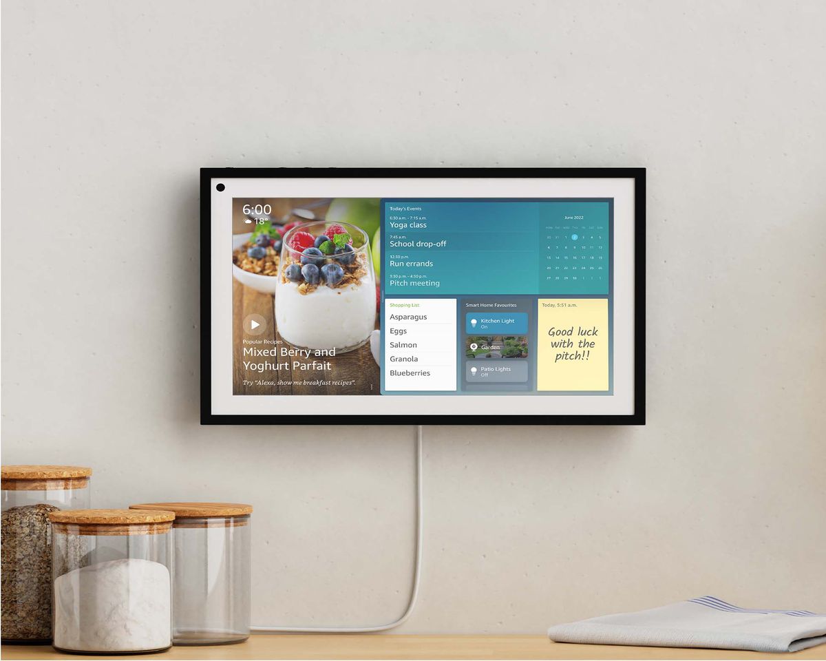 L'Amazon Echo Show 15 ressemble à un cadre photo, mais agit comme un assistant personnel