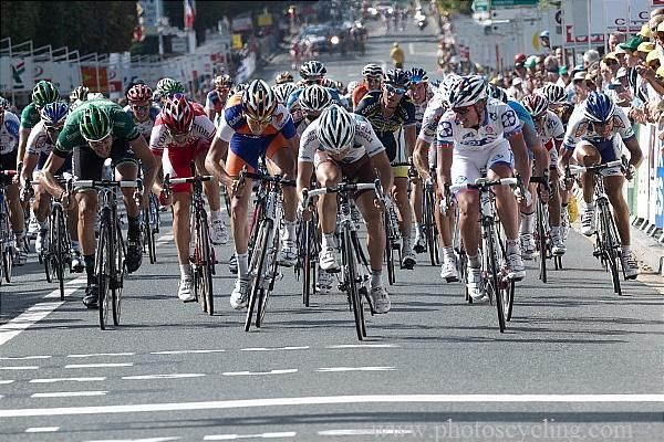 The slightly rising finish meant a late surge was vital