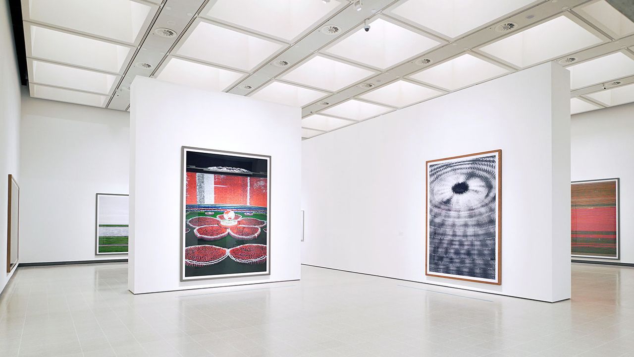 installation-images-_-andreas-gursky-at-hayward-gallery-25-january-22-april-2018-_-credit-ralph-goertz.jpg