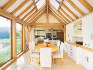Kitchen and dining extension in extension