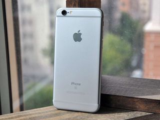 iPhone 6s and 6s Plus (2015)