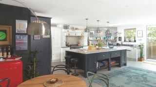 Image for An '80s Home Transformed and Extended on a Budget 