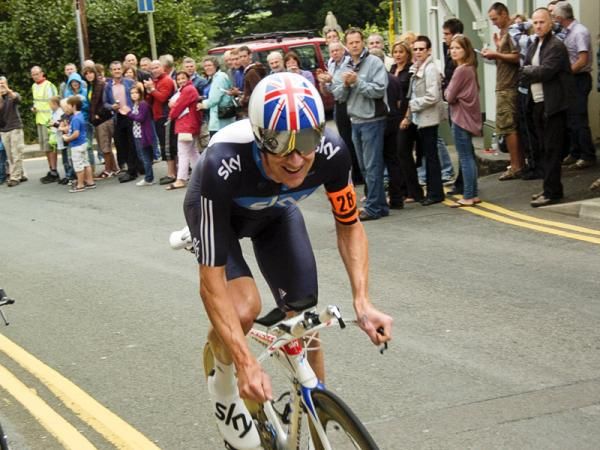 Bradley Wiggins sets out on his winning ride.