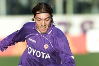 Mauro Bressan in action for Fiorentina against Hellas Verona in December 2000.