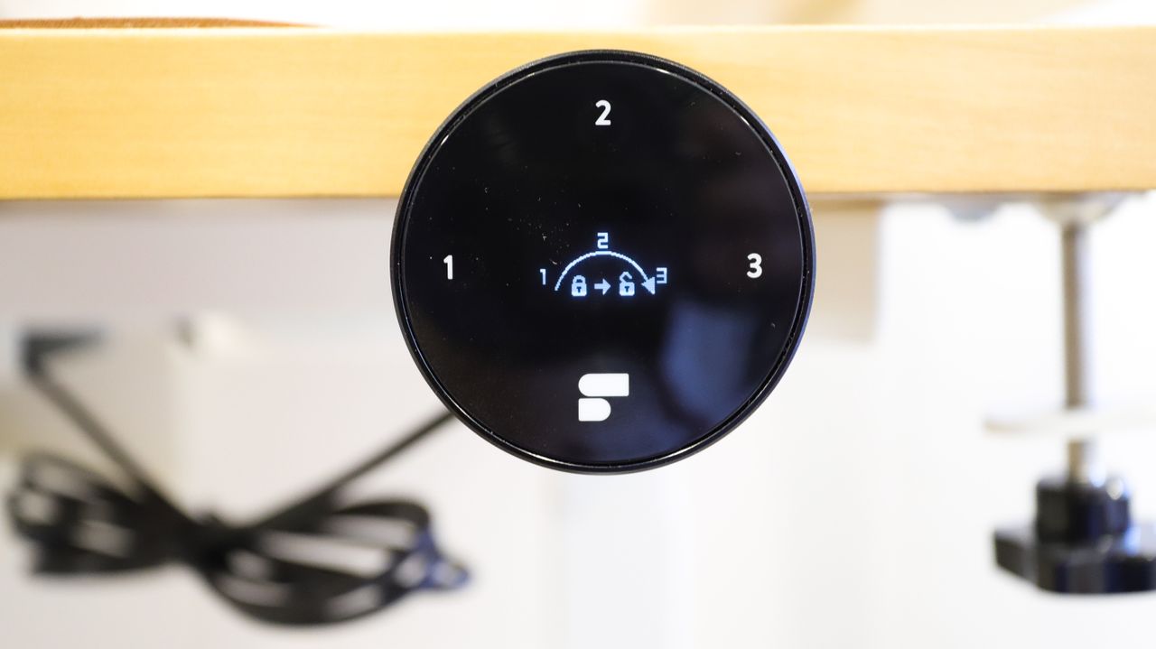 EverDesk Max Health Coach Controller displaying the unlock instructions