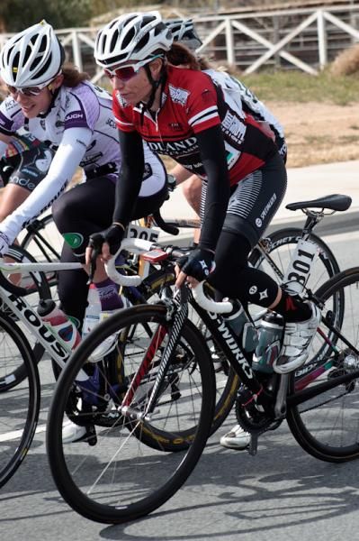 Amber Neben (Specialized/Lululemon) went into the day with the red climbers jersey.