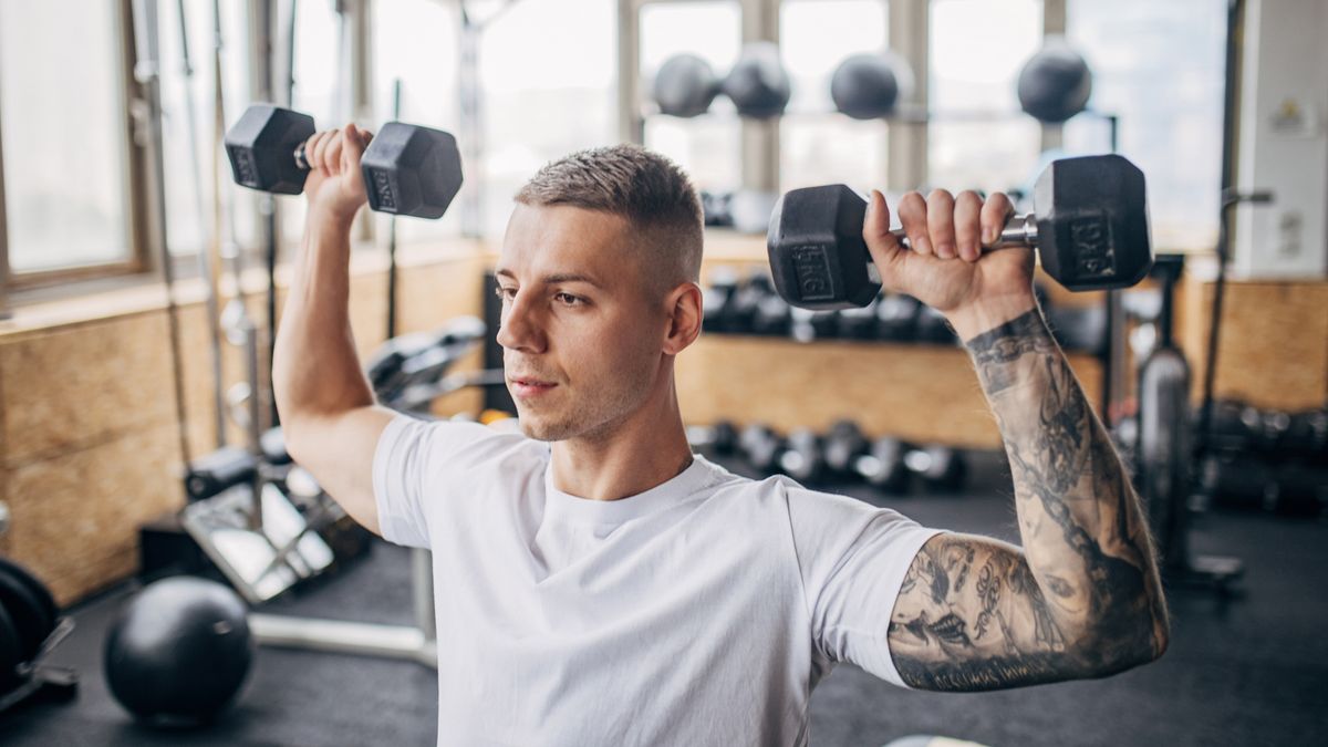 This trainer’s upper-body dumbbell workout will boost your muscular ...