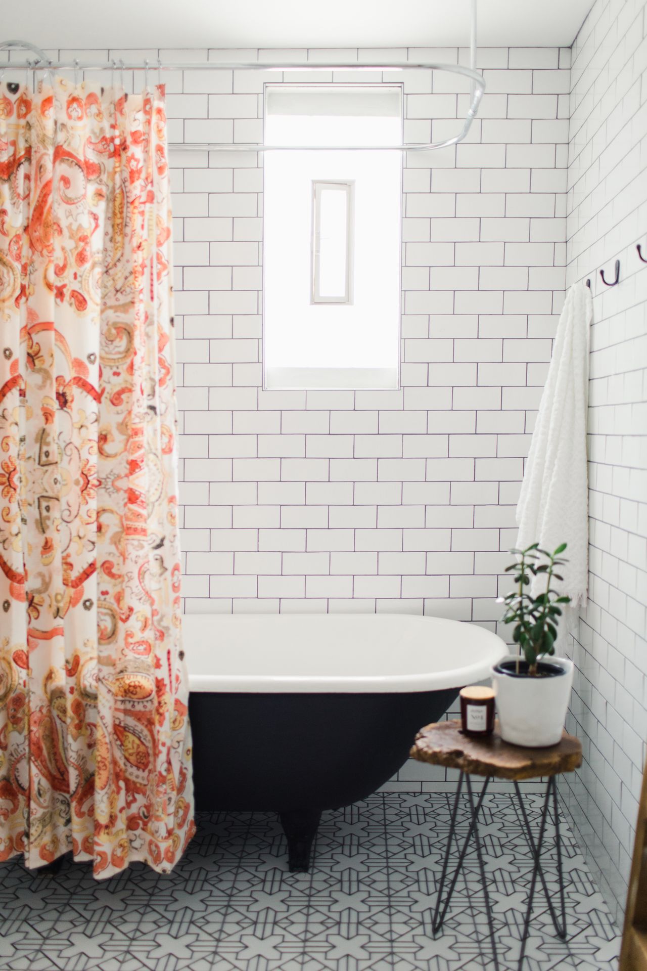 Bathroom subway tile ideas for a cool and splashproof space Bathroom subway tile ideas for a cool and splashproof space